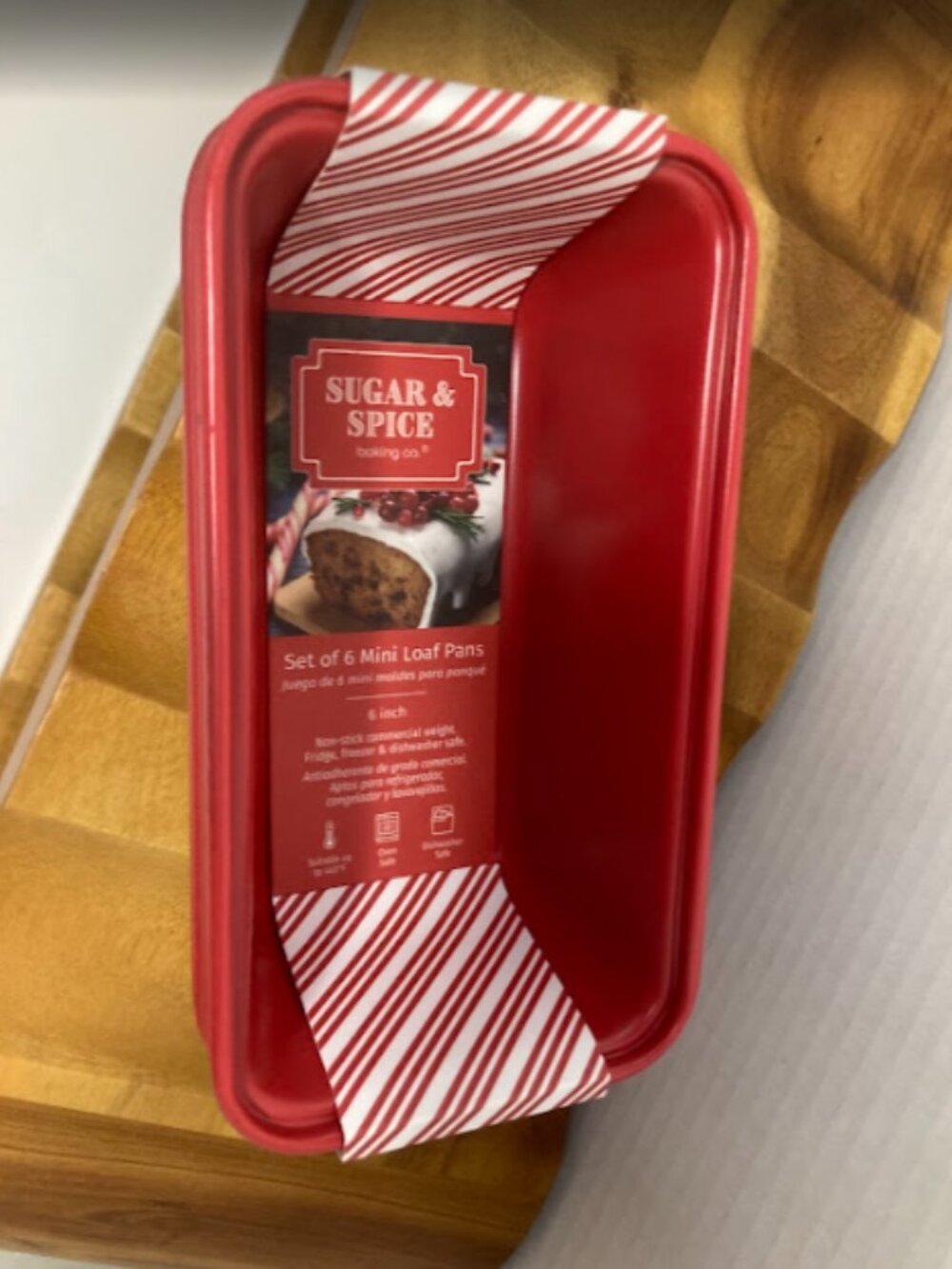 Sugar & Spice Green 6" Mini Loaf Pans Red